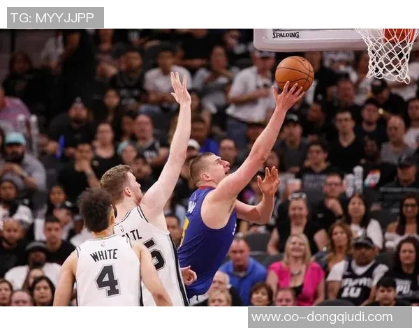 马刺在泥淖中逆转火箭约基奇的三双成泡影不再重要