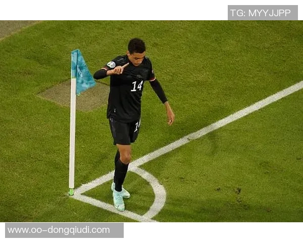 穆西亚拉即将回归拜仁合练今日进行单独训练状态良好